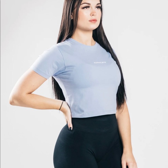 Alphalete Core Crop Top - Picture 1 of 4